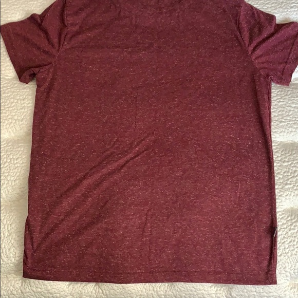 Burgundy t-shirt with pocket! - Picture 2 of 2